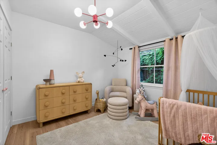 22217 Ybarra Road, Woodland Hills, California 91364