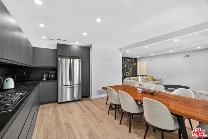 22217 Ybarra Road, Woodland Hills, California 91364