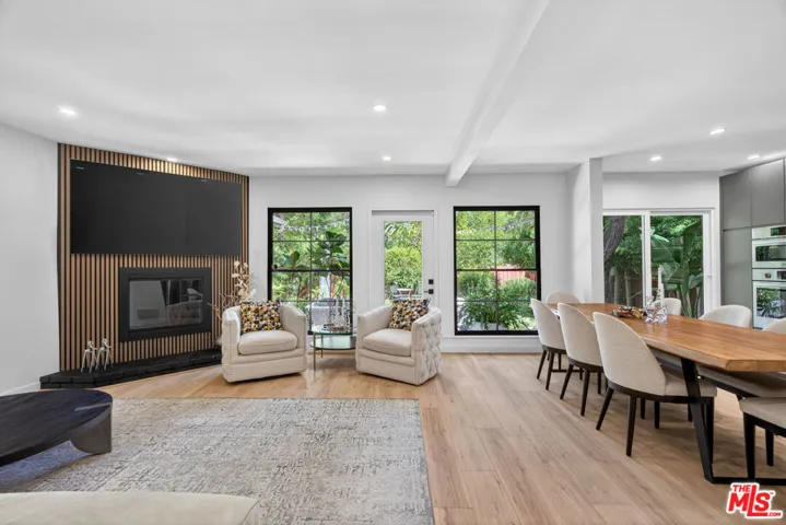 22217 Ybarra Road, Woodland Hills, California 91364