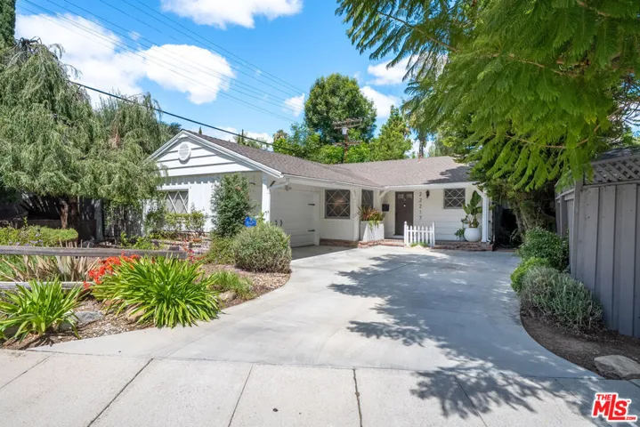 22217 Ybarra Road, Woodland Hills, California 91364