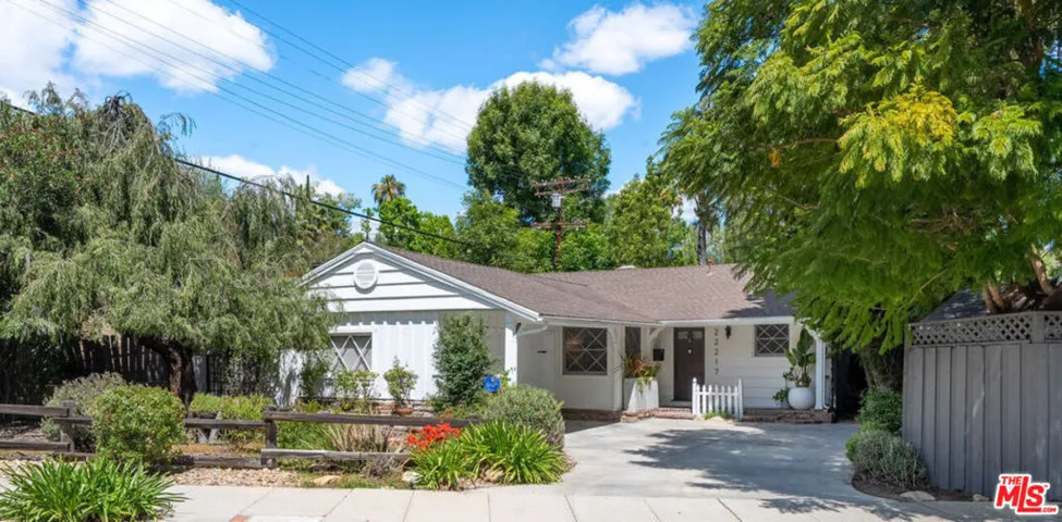 22217 Ybarra Road, Woodland Hills, California 91364