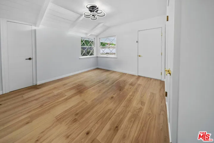 22217 Ybarra Road, Woodland Hills, California 91364