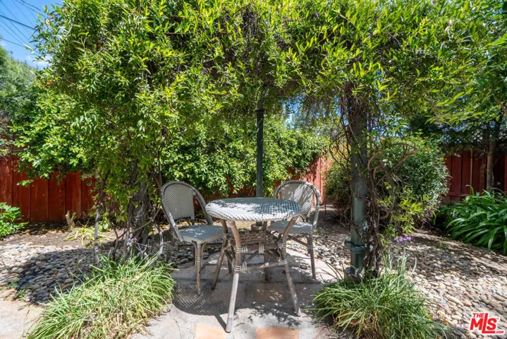 22217 Ybarra Road, Woodland Hills, California 91364