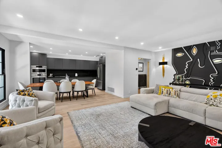 22217 Ybarra Road, Woodland Hills, California 91364