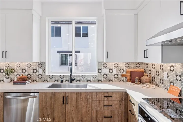 Model home photography used for representational purposes only and to inspire Design Studio selections.
