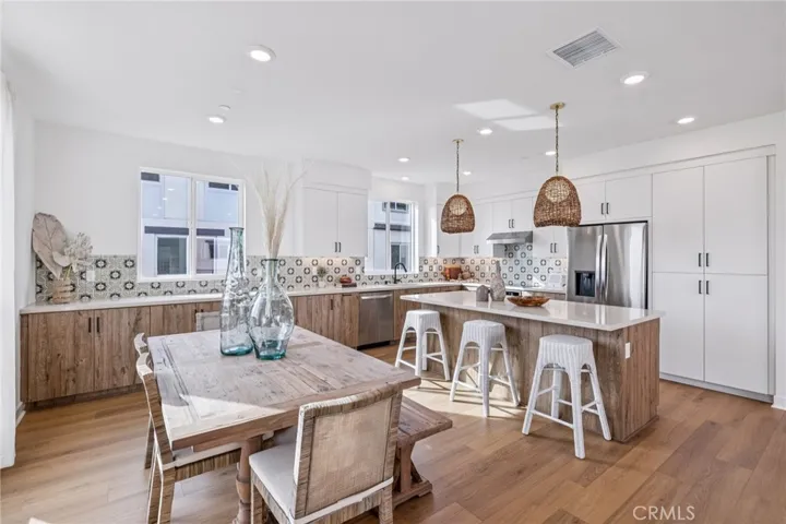 Model home photography used for representational purposes only and to inspire Design Studio selections.