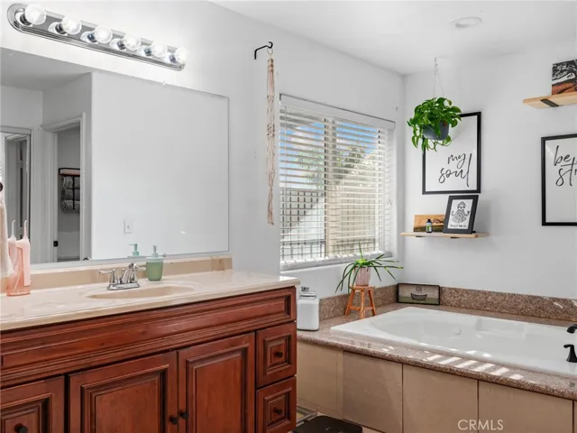 13966 Driftwood, Victorville, California 92395
