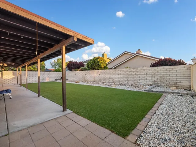 13966 Driftwood, Victorville, California 92395