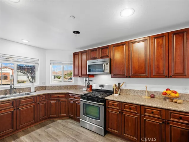 13966 Driftwood, Victorville, California 92395