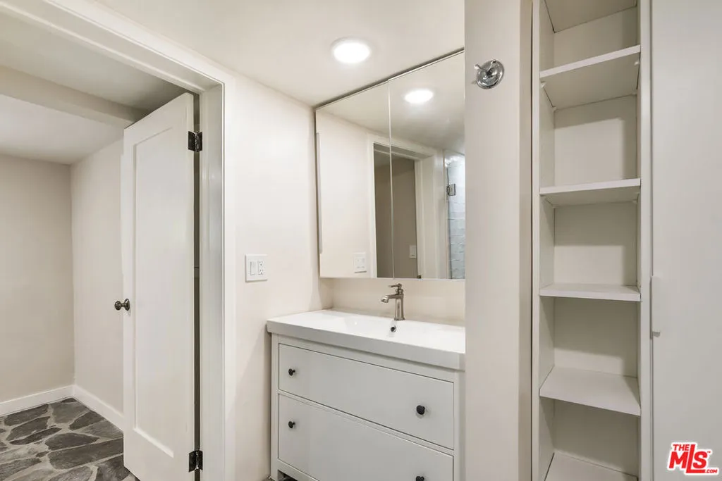 Level 1 - Bathroom 2