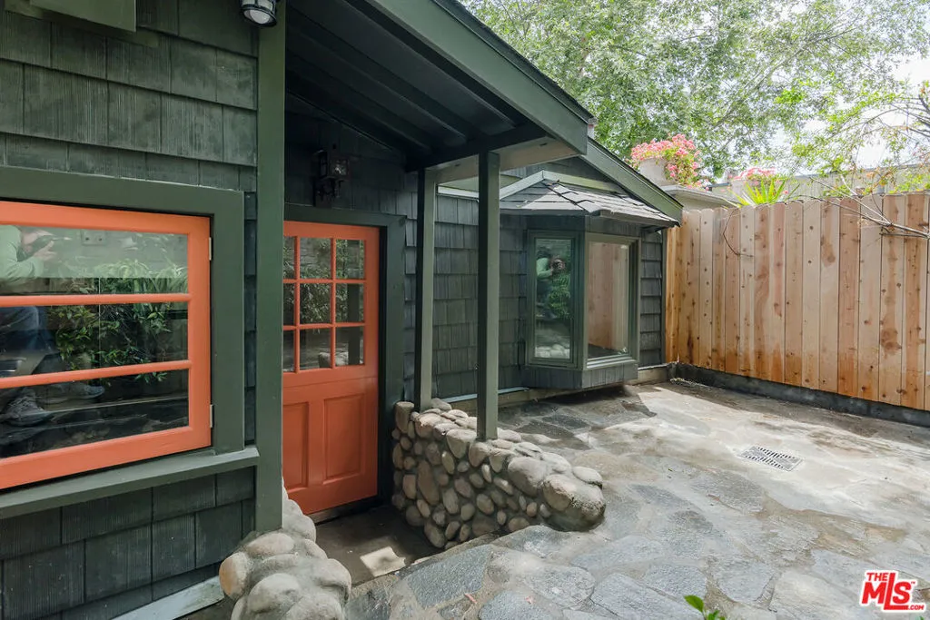 Rear Exterior Yard