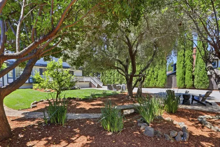 17391 E Vineland Avenue, Los Gatos, California 95030