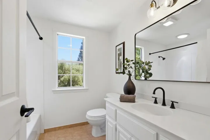 17391 E Vineland Avenue, Los Gatos, California 95030