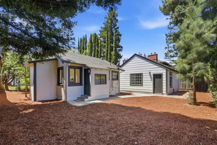 17391 E Vineland Avenue, Los Gatos, California 95030