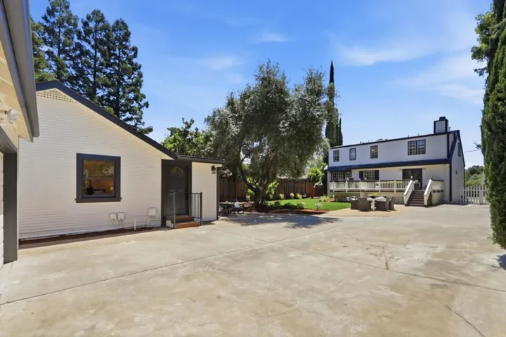 17391 E Vineland Avenue, Los Gatos, California 95030