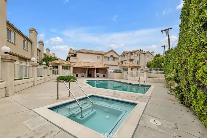 4520 Pennsylvania Avenue 137, La Crescenta, California 91214