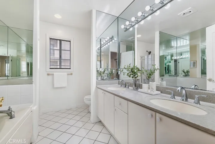 4520 Pennsylvania Avenue 137, La Crescenta, California 91214