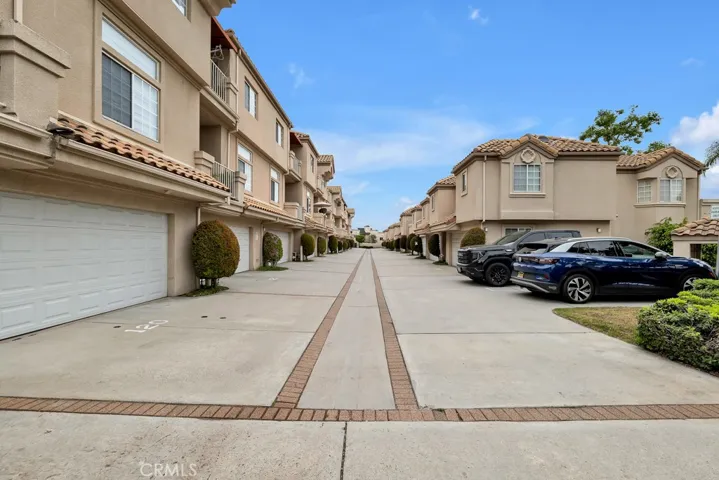 4520 Pennsylvania Avenue 137, La Crescenta, California 91214