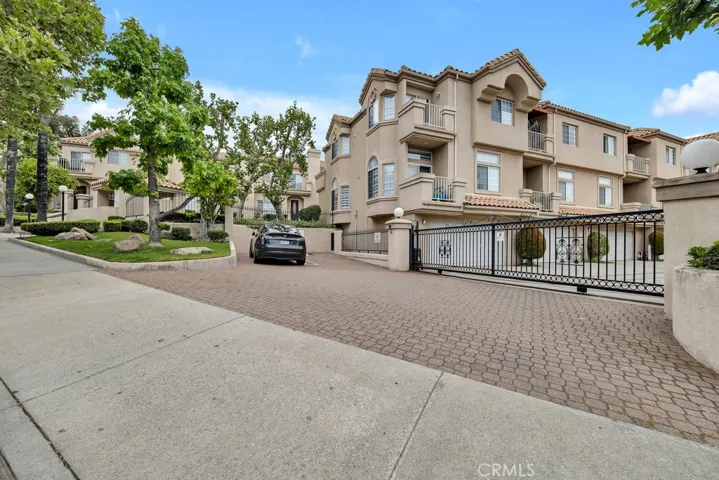 4520 Pennsylvania Avenue 137, La Crescenta, California 91214