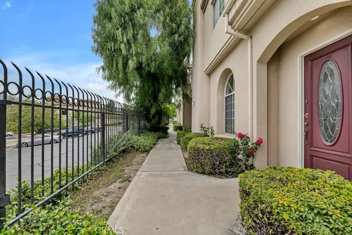 4520 Pennsylvania Avenue 137, La Crescenta, California 91214