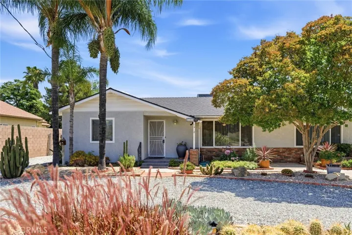 590 N. Hemet St.