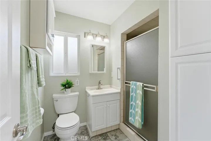 3/4 Bath, dual shower heads