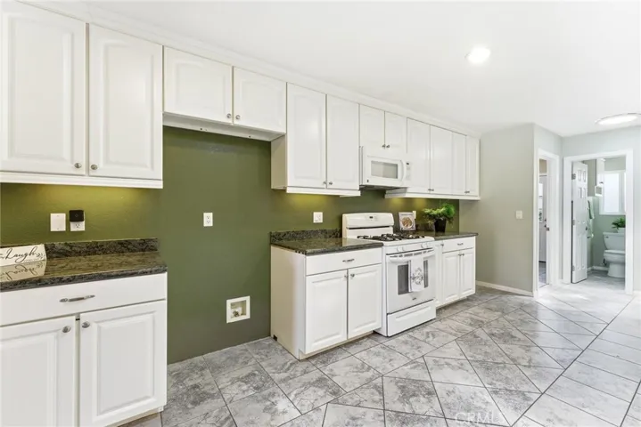 590 N Hemet Street, Hemet, California 92544
