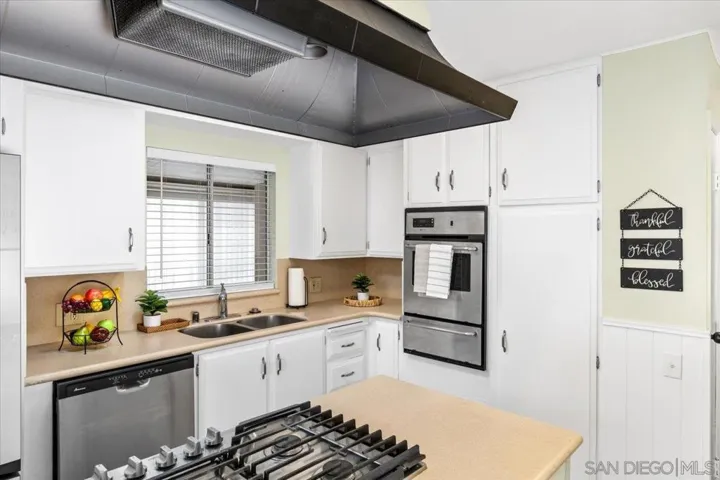 7008 San Bartolo Street 27, Carlsbad, California 92011
