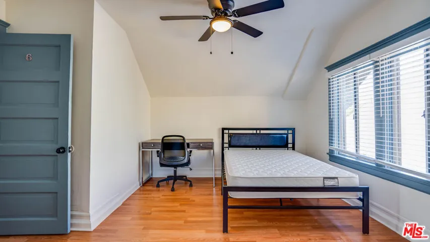 1477 W 29th Street, Los Angeles, California 90007
