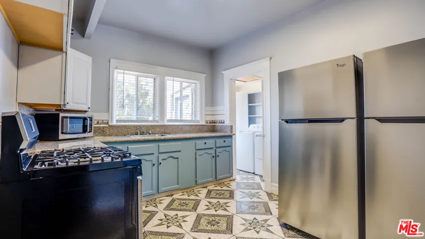1477 W 29th Street, Los Angeles, California 90007