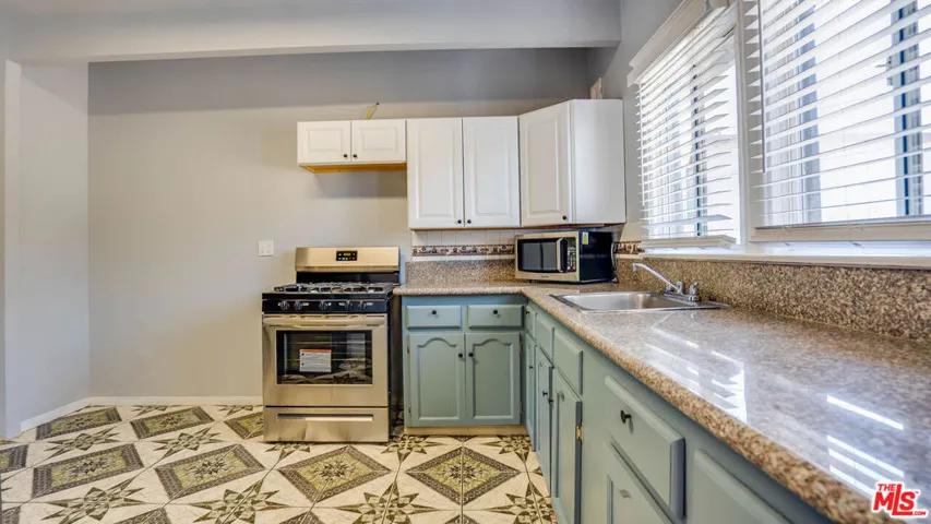 1477 W 29th Street, Los Angeles, California 90007