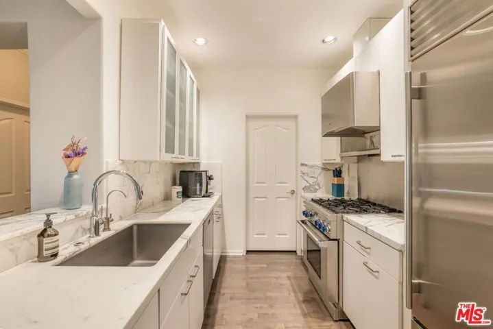 930 N Doheny Drive 103, West Hollywood, California 90069