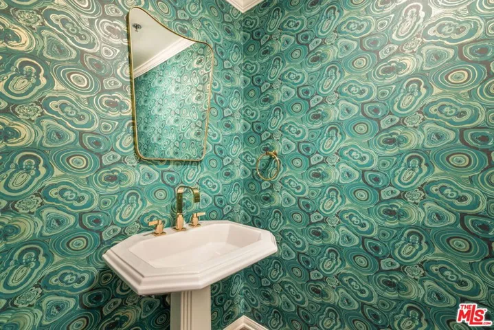 930 N Doheny Drive 103, West Hollywood, California 90069