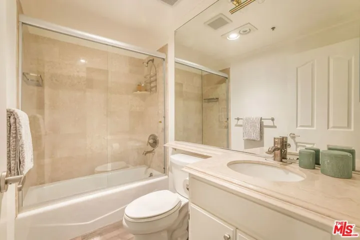 930 N Doheny Drive 103, West Hollywood, California 90069