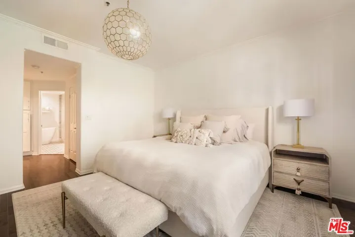 930 N Doheny Drive 103, West Hollywood, California 90069