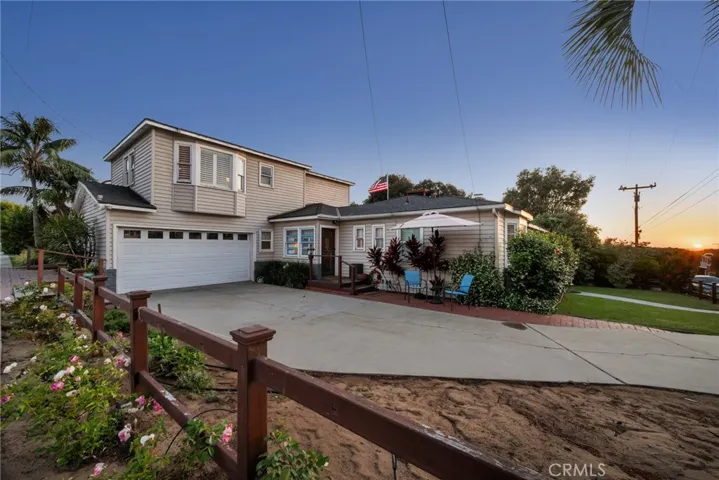 744 10th, Manhattan Beach, California 90266
