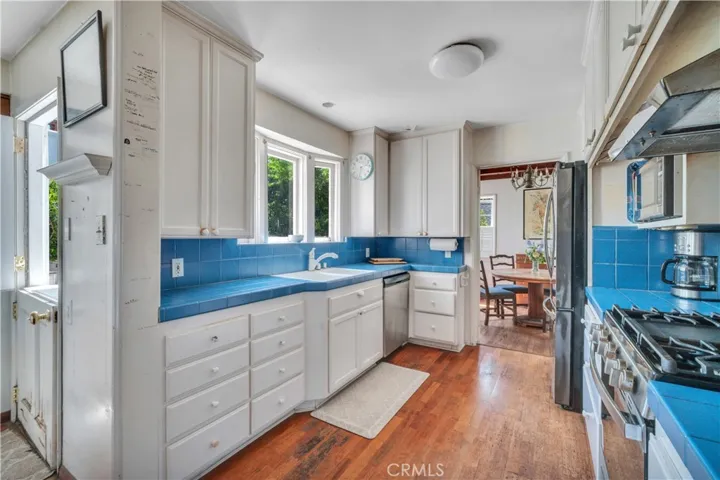744 10th, Manhattan Beach, California 90266