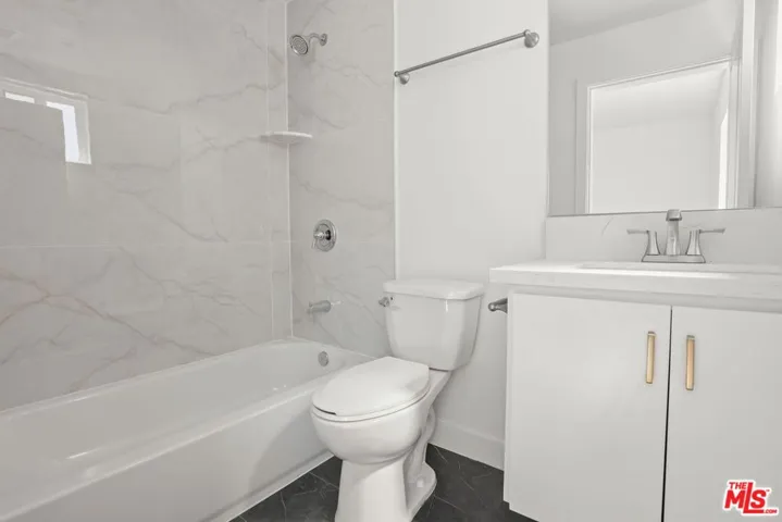1265 Browning Boulevard 1/4, Los Angeles, California 90037