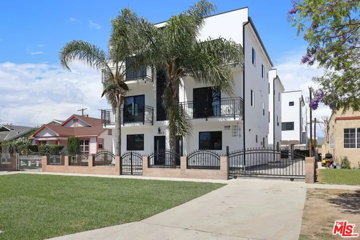 1265 Browning Boulevard 1/4, Los Angeles, California 90037