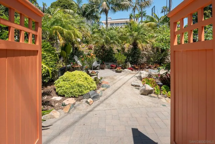 1858 Laurel Rd, Oceanside, California 92054
