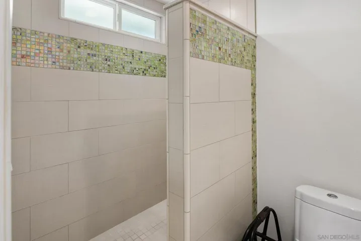 1858 Laurel Rd, Oceanside, California 92054