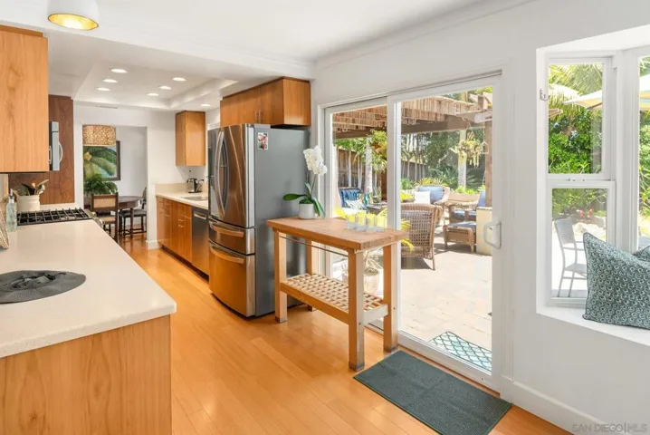 1858 Laurel Rd, Oceanside, California 92054