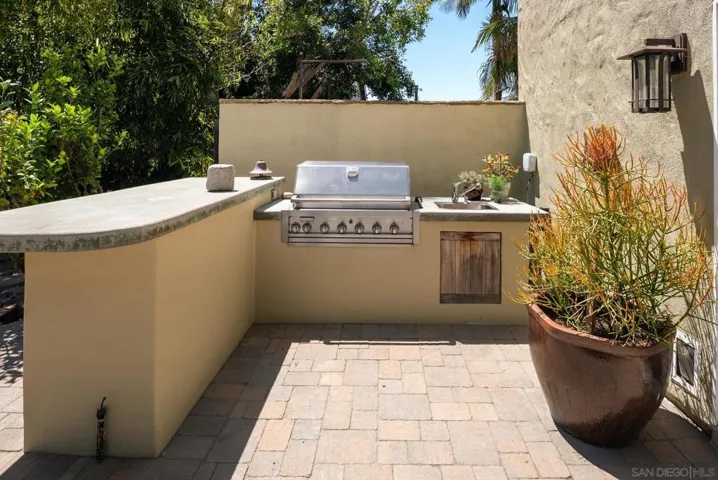 1858 Laurel Rd, Oceanside, California 92054