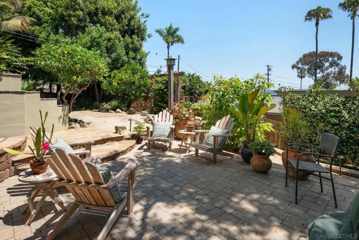 1858 Laurel Rd, Oceanside, California 92054