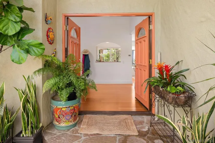 1858 Laurel Rd, Oceanside, California 92054
