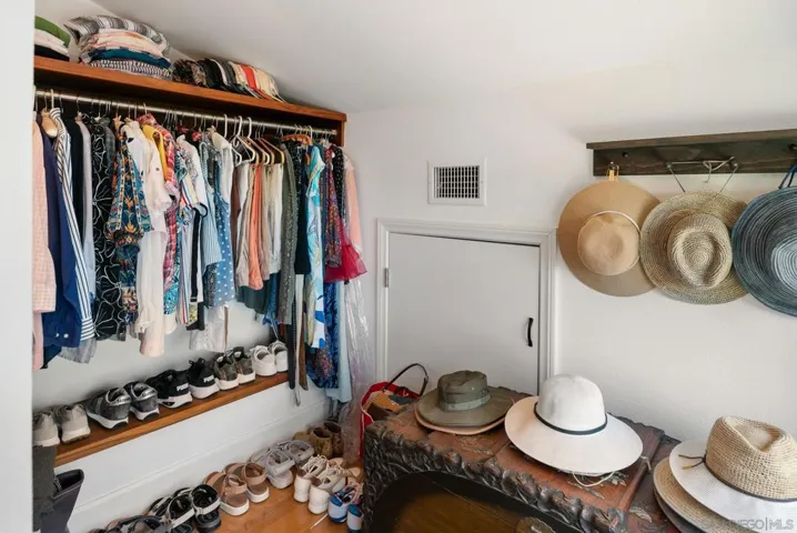 1858 Laurel Rd, Oceanside, California 92054