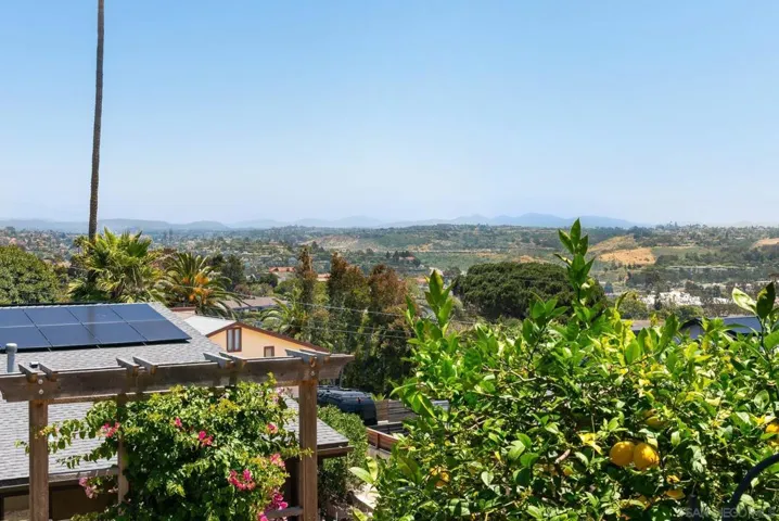 1858 Laurel Rd, Oceanside, California 92054
