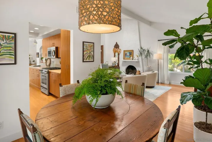 1858 Laurel Rd, Oceanside, California 92054