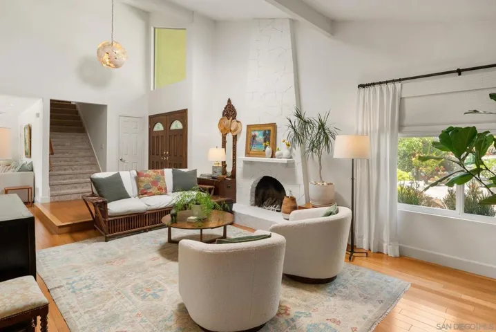 1858 Laurel Rd, Oceanside, California 92054