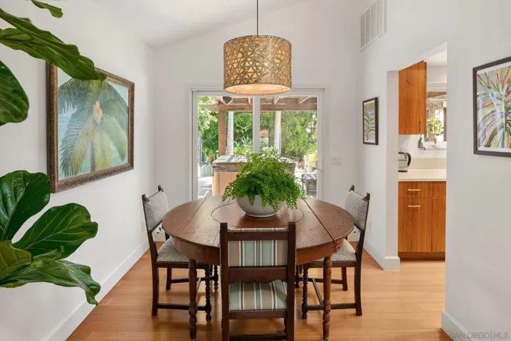 1858 Laurel Rd, Oceanside, California 92054